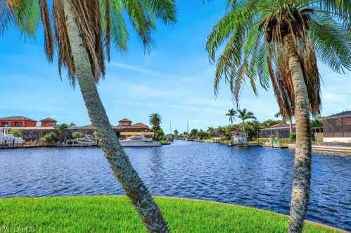4940 3rd Ave, Cape Coral, FL 33914-7187