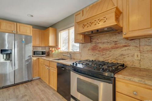 1147 Bellmore Rd, North Bellmore NY  11710-3701 exterior