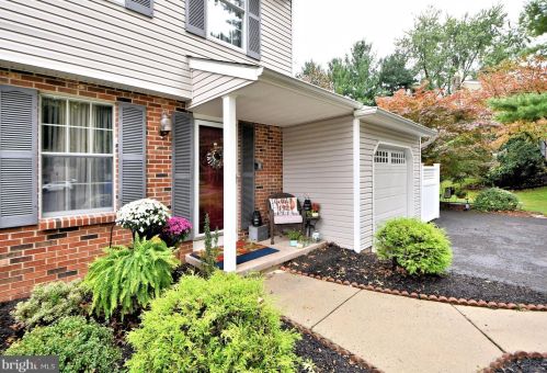 106 Cove Cir, Lansdale, PA 19446-6319