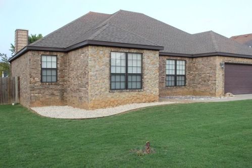 4242 Broomsage Dr, Fayetteville, AR 72701-7758