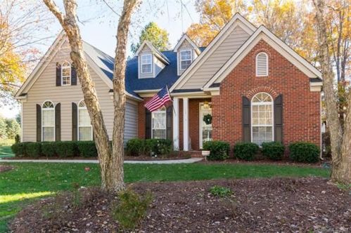 10322 Fairbourne Ct, Charlotte, NC 28269-8124