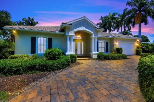 425 Rudder Rd, Naples, FL 34102-5036