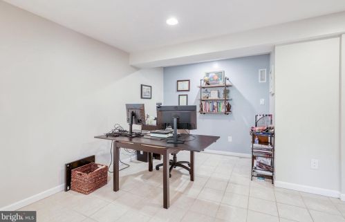 10902 Barton Hill Ct, Herndon VA  20191-5000 exterior