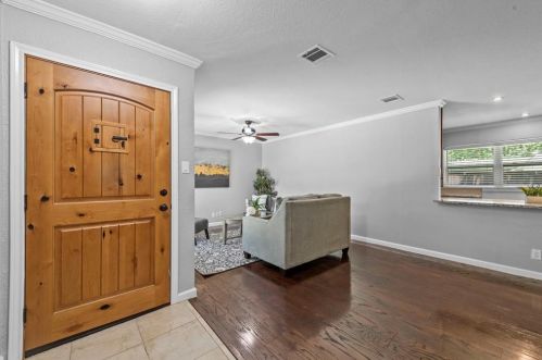 806 Greenhaven Dr, Richardson TX  75080-3025 exterior