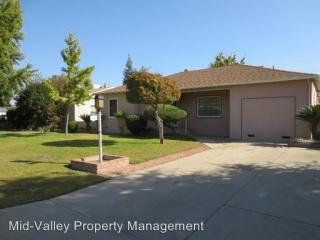 640 O St, Tulare CA  93274-2825 exterior