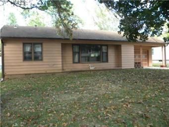 526 Pennsylvania Ave, Leavenworth, KS 66048-3755