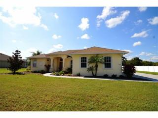 308 141st Ct, Bradenton, FL 34212-1676
