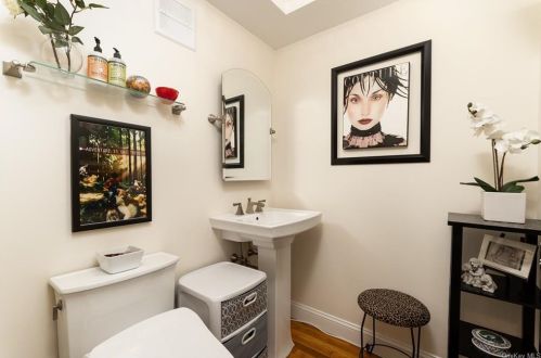 10 Osage Dr, Crotonville NY  10562-3815 exterior