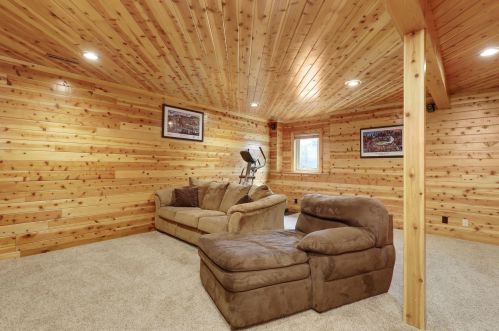 380 Pondview Ln, Chaska MN  55318-2873 exterior