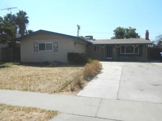 1213 Togneri St, Hanford, CA 93230-2641