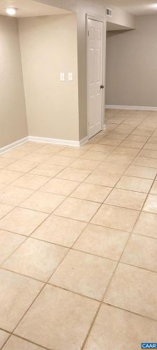 14 Riverwood Ct, Bybee VA  22963-3354 exterior