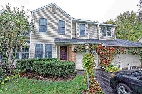 13 Tupelo Dr, Clifton Park Center, NY 12065-6235
