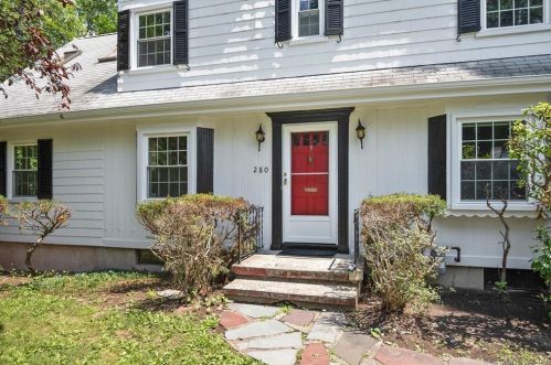 280 Bayard Ave, North Haven, CT 06473-4307