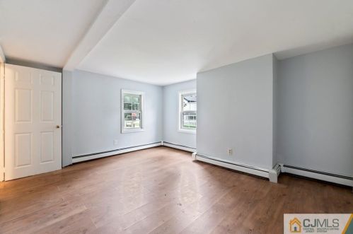170 Main St, East Brunswick NJ  08816-4447 exterior