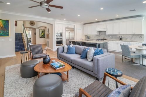 26173 Lone Rock Ct, Santa Clarita CA  91381-0647 exterior