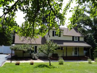 2068 Washington Valley Rd, Martinsville, NJ 08836-2018