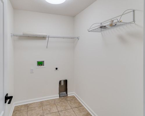 450 Pickett Dr, Covington KY  41011-1861 exterior