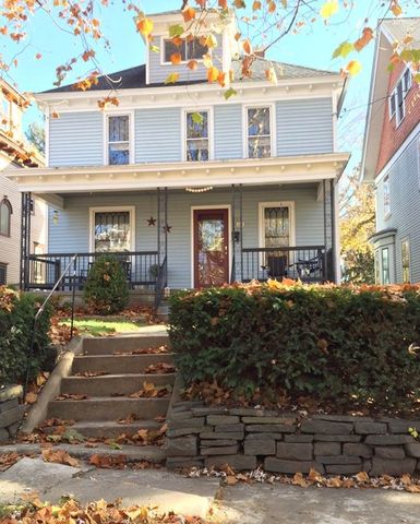 131 Elmer Ave, Schenectady, NY 12308-3321