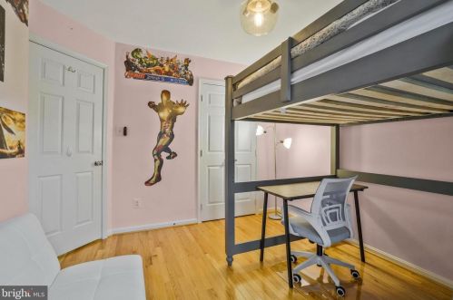 8858 Eagle Rock Ln, Springfield VA  22153-1727 exterior