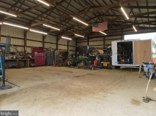 566 Woodstown Rd, Auburn, NJ 08085-3130