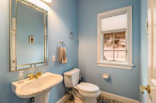 5 Mudry Farm Rd, Brookfield Center CT  06804-3541 exterior