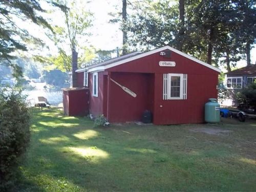 6 Juniper Rd, Raymond NH  03077-1316 exterior