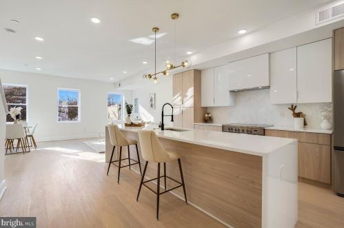 705 Taylor St, Washington, DC 20011-5826