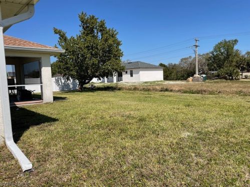 2419 23rd Pl, Cape Coral, FL 33909-4565