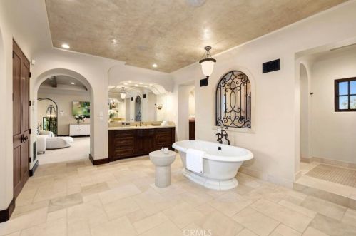 47 Echo Gln, Irvine CA  92603-0421 exterior