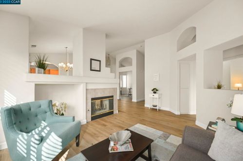 373 Bartlett Ln, Vacaville CA  95687-3128 exterior