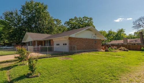 906 Lakewood St, Greenville TX  75401-2144 exterior