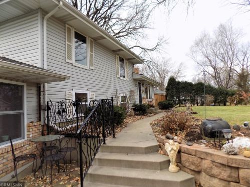 8815 Penn Glen Pl, Minneapolis, MN 55431-2066