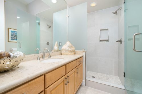 8 King Edward Ct, Rancho Mirage CA  92270-1621 exterior