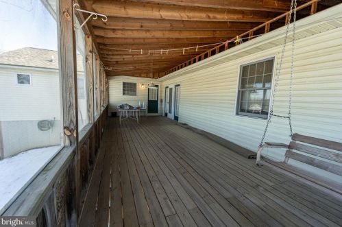 20 Gideon Ln, Falling Waters WV exterior