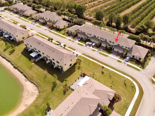 10043 Villa Cir, Vero Beach, FL 32966-3138