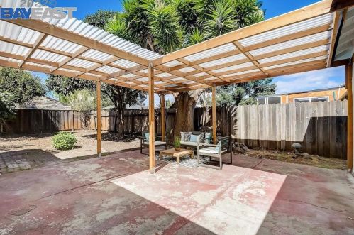 1513 142nd Ave, San Leandro CA  94578-1707 exterior