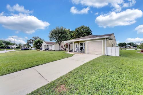 9045 Carma Dr, Boynton Beach, FL 33472-1228