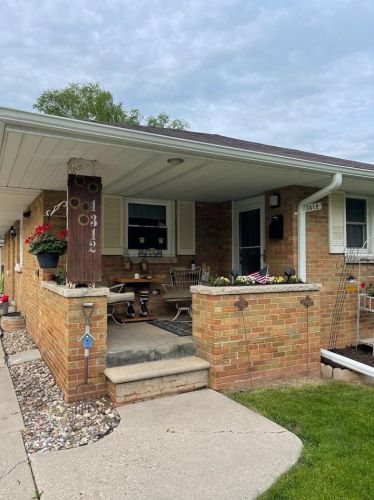 1312 Bond St, Green Bay, WI 54303-4117