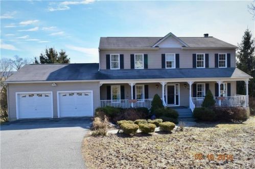 27 Ridge View Dr, Patterson, NY 12563-2610