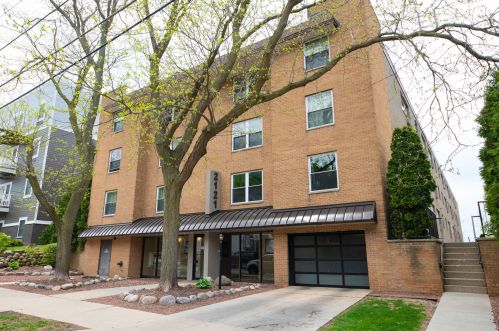 2121 Cambridge Ave, Milwaukee WI  53202-1064 exterior