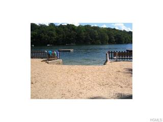 169 Lake Blvd, Mahopac, NY 10541-1601