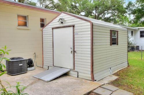 519 Flamingo Dr, Lakeland FL  33803-4825 exterior