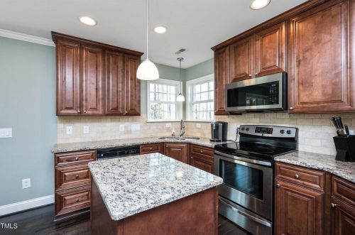 4010 Mackenzie Dr, Haw River NC  27258-9050 exterior