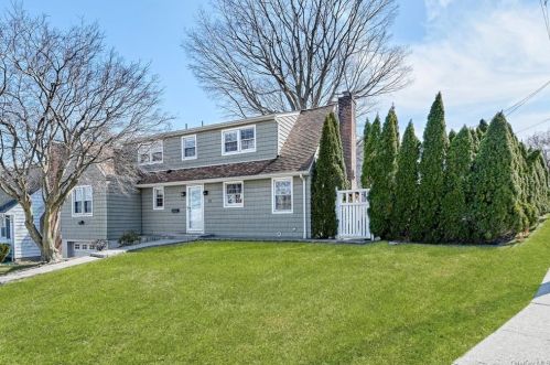 22 Knollwood Ave, Elmsford, NY 10523-3760