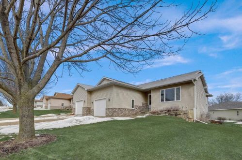 201 Ellen Ct, Mount Horeb, WI 53572-3421