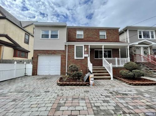 211 78th St, North Bergen NJ  07047-5725 exterior
