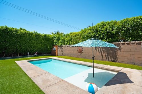 52777 Eisenhower Dr, La Quinta CA  92253-3358 exterior