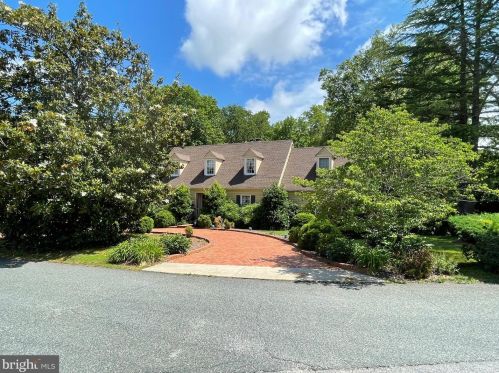 301 Falling Creek Rd, Fredericksburg, VA 22401-5205