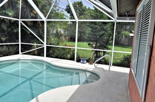 2529 Linwood Ave, Naples FL  34112-4860 exterior