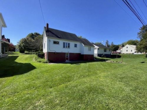 328 Division St, Dodgeville WI  53533-1510 exterior